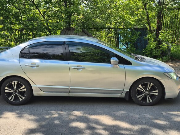 2007 Honda Civic VIII, серебристый, 650000 рублей - вид 1