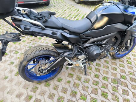 2018 Yamaha MT-09 Tracer (FJ-09), чёрный, 890001 рублей, вид 3