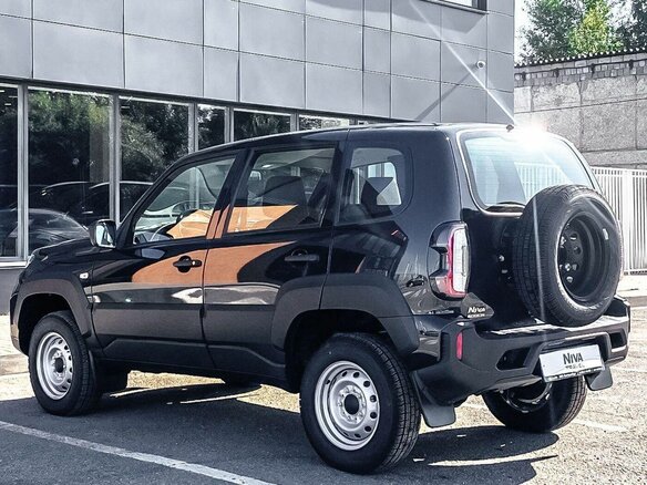 2025 Lada (ВАЗ) Niva Travel I, чёрный, 1763000 рублей - вид 3