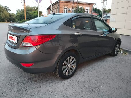 2013 Hyundai Accent IV, серый, 789000 рублей, вид 2