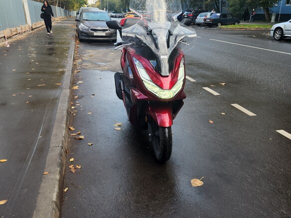 2022 Honda PCX 125, красный, 300000 рублей