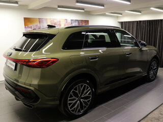 2026 Audi Q5 40 TFSI III (GU), зелёный, 6120000 рублей, вид 4