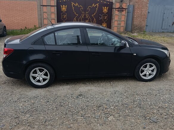 2013 Chevrolet Cruze I Рестайлинг, чёрный, 820000 рублей - вид 2