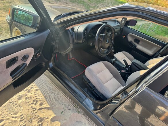 1991 BMW 3 серии 316i III (E36), чёрный, 300000 рублей - вид 3