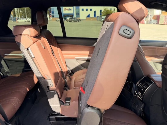 2021 BMW X7 40d I (G07), чёрный, 8100000 рублей - вид 32