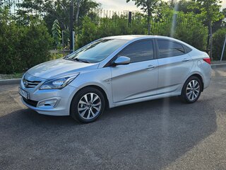 2015 Hyundai Solaris I Рестайлинг, серебристый, 1280000 рублей, вид 4
