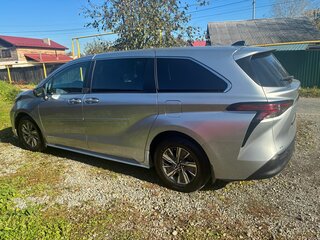 2021 Toyota Sienna IV, серый, 4900000 рублей, вид 3