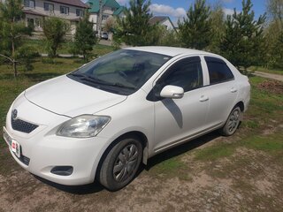 2010 Toyota Belta I, белый, 499900 рублей, вид 1