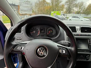 2018 Volkswagen Polo V Рестайлинг, синий, 1500000 рублей, вид 5