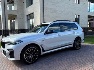 2021 BMW X7 30d I (G07), белый, 6950000 рублей, вид 4