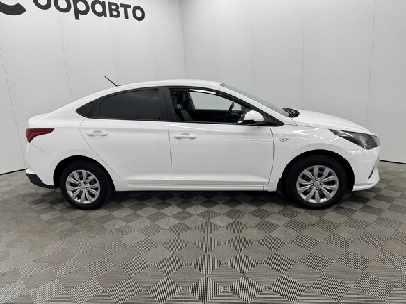 2021 Hyundai Solaris II Рестайлинг, белый, 1008067 рублей - вид 3