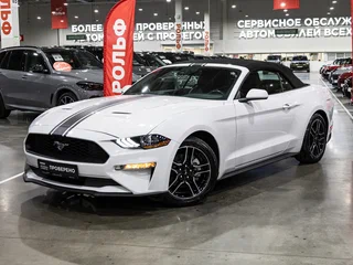 2021 Ford Mustang VI Рестайлинг, белый, 2750000 рублей, вид 1