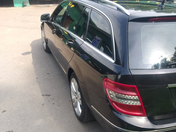 2008 Mercedes-Benz C-Класс 220 CDI III (W204), чёрный, 1100000 рублей - вид 7