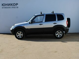 2010 Chevrolet Niva I Рестайлинг, серебристый, 299000 рублей, вид 2