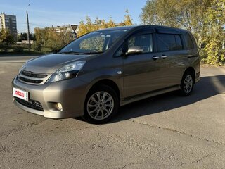 2012 Toyota ISis I Рестайлинг, коричневый, 1140000 рублей, вид 1