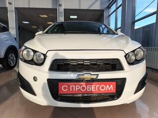 2014 Chevrolet Aveo II, белый, 359000 рублей, вид 2