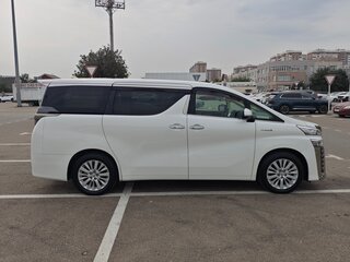 2019 Toyota Vellfire II Рестайлинг, белый, 4850000 рублей, вид 3