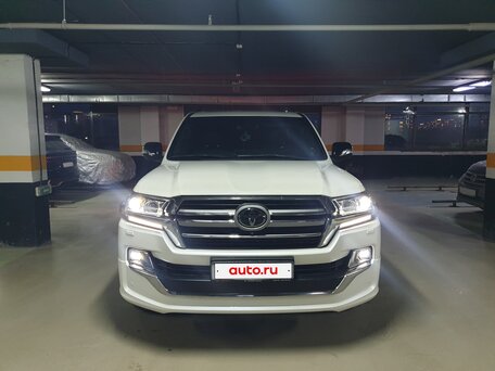 2019 Toyota Land Cruiser 200 Series Рестайлинг 2, белый, 6695000 рублей, вид 1