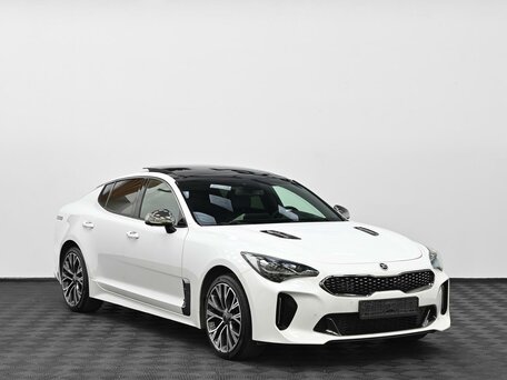 2018 Kia Stinger I, белый, 2025000 рублей, вид 1