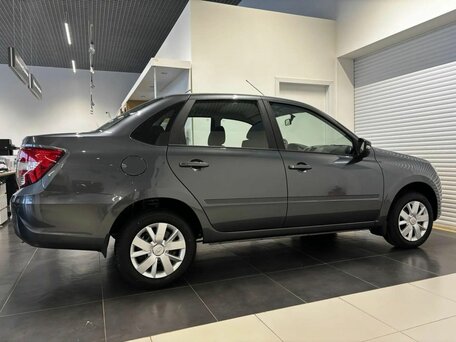 2026 Lada (ВАЗ) Granta I Рестайлинг, серый, 1121000 рублей, вид 4