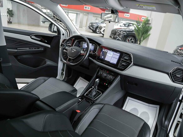 2023 Jetta VS7 I Рестайлинг 1, белый, 1940000 рублей - вид 5