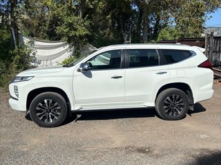 2023 Mitsubishi Montero Sport III Рестайлинг, белый, 4400000 рублей, вид 1