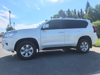 2021 Toyota Land Cruiser Prado 150 Series Рестайлинг 3, белый, 5430000 рублей, вид 4