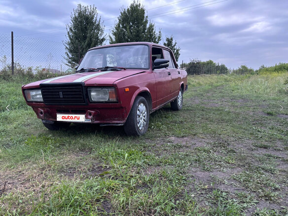 2004 Lada (ВАЗ) 2107, пурпурный, 70000 рублей