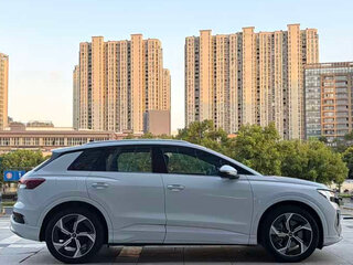 2025 Audi Q4 e-tron 40 I, белый, 4900000 рублей, вид 4