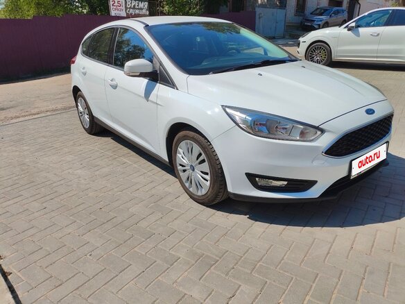2018 Ford Focus III Рестайлинг, белый, 1040000 рублей - вид 2