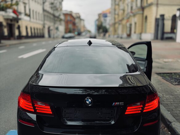 2012 BMW M5 V (F10), чёрный, 4200000 рублей - вид 2