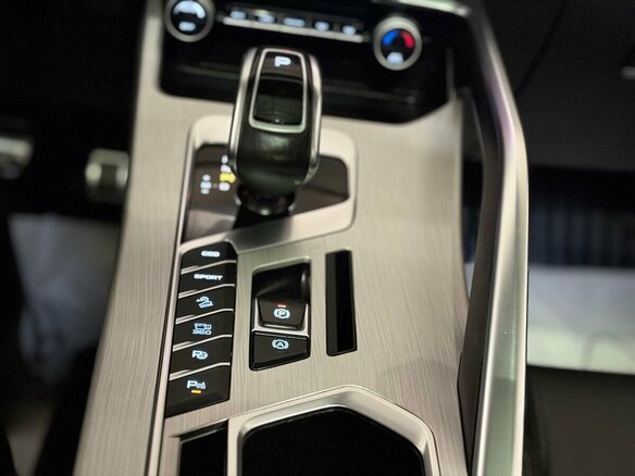 2022 Geely Coolray I, серебристый, 1450000 рублей - вид 12
