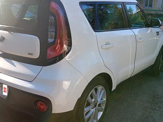2017 Kia Soul II Рестайлинг, белый, 1180000 рублей, вид 2