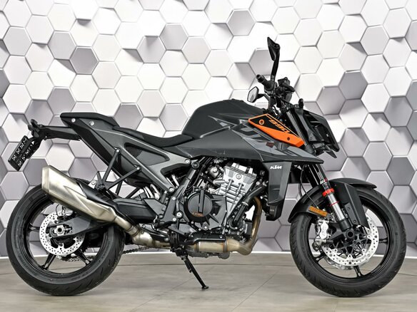 2024 KTM 990 Duke, серый, 1299000 рублей - вид 2
