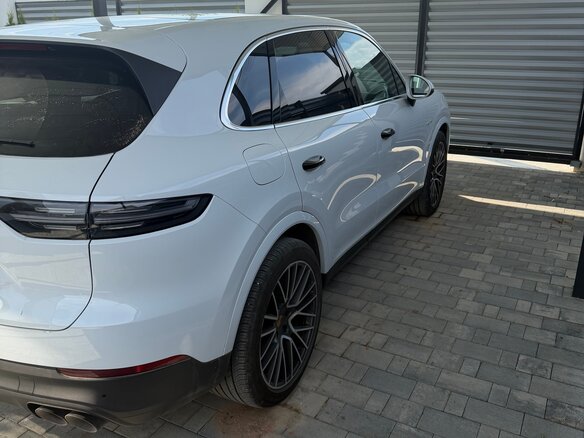 2022 Porsche Cayenne E-Hybrid III, белый - вид 2