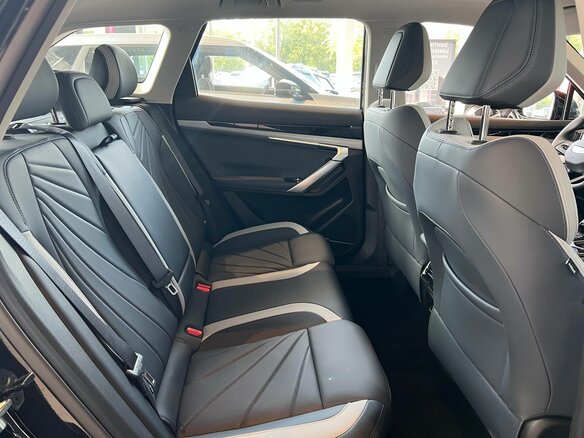 2026 Geely Atlas II, чёрный, 3449990 рублей - вид 17