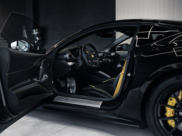 2019 Ferrari 812 Superfast, чёрный, 35000000 рублей - вид 8