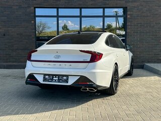 2021 Hyundai Sonata VIII (DN8), белый, 2399000 рублей, вид 4