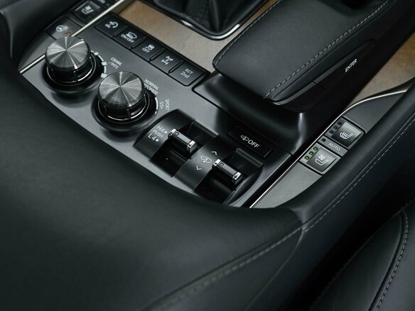 2018 Lexus LX 570 III Рестайлинг 2, белый, 9990000 рублей - вид 22