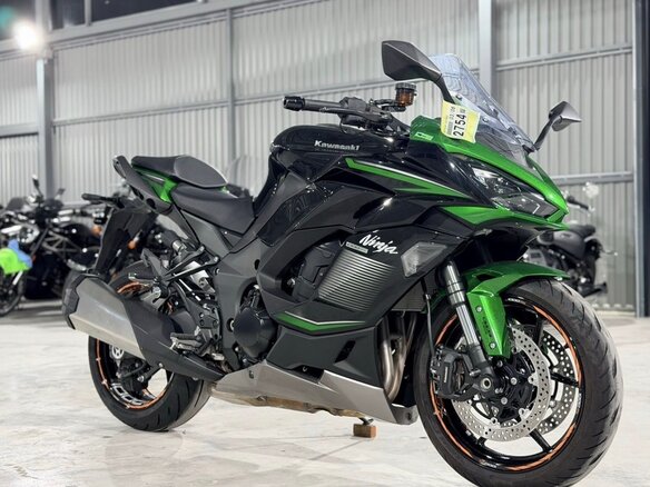 2023 Kawasaki Ninja 1000 SX, зелёный, 1280000 рублей