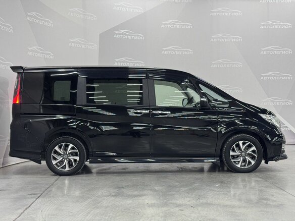 2017 Honda Stepwgn Spada V, чёрный, 2030000 рублей - вид 1