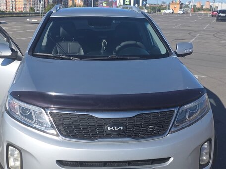 2013 Kia Sorento II Рестайлинг, серебристый, 1700000 рублей, вид 1