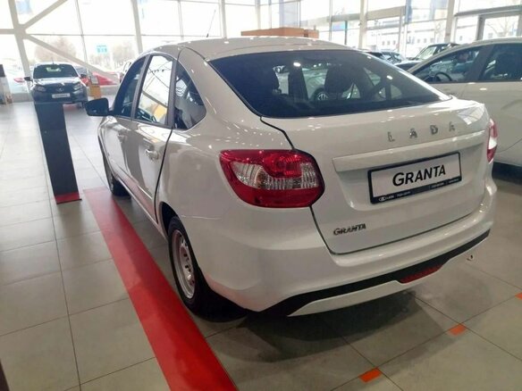 2026 Lada (ВАЗ) Granta I Рестайлинг, белый - вид 4