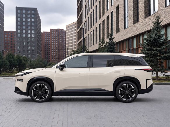 2026 Toyota bZ3X 58.3 kWh, бежевый, 2729512 рублей - вид 6