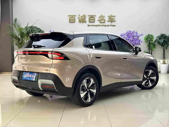 2026 Changan Qiyuan Q05 51.9 kWh II, бежевый, 2450000 рублей - вид 2