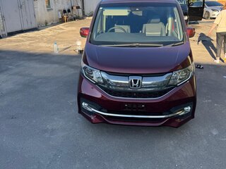 2017 Honda Stepwgn Spada V, красный, 2300000 рублей, вид 2