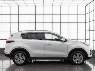2018 Kia Sportage IV Рестайлинг, белый, 2209000 рублей, вид 5