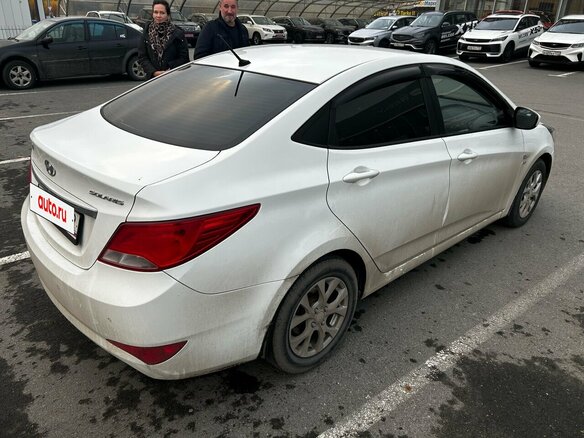 2014 Hyundai Solaris I Рестайлинг, белый, 875000 рублей - вид 3