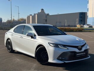 2021 Toyota Camry VIII (XV70), белый, 2790000 рублей, вид 1