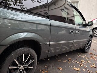 2005 Chrysler Town & Country IV Рестайлинг, серый, 870000 рублей, вид 4